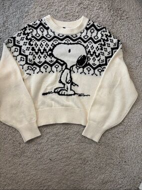 H&M Cream and Black Snoopy Knit Crewneck Sweater